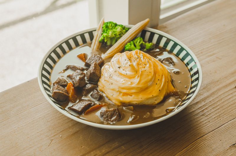 Mashed potato with gravy